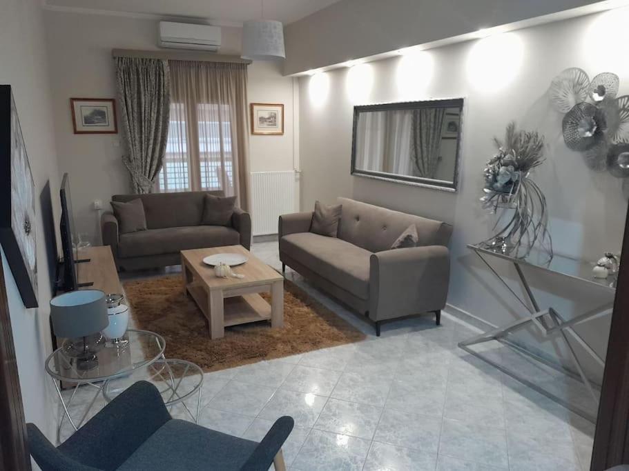 Maison De Luxx , A11 City Center Larissa Exterior photo
